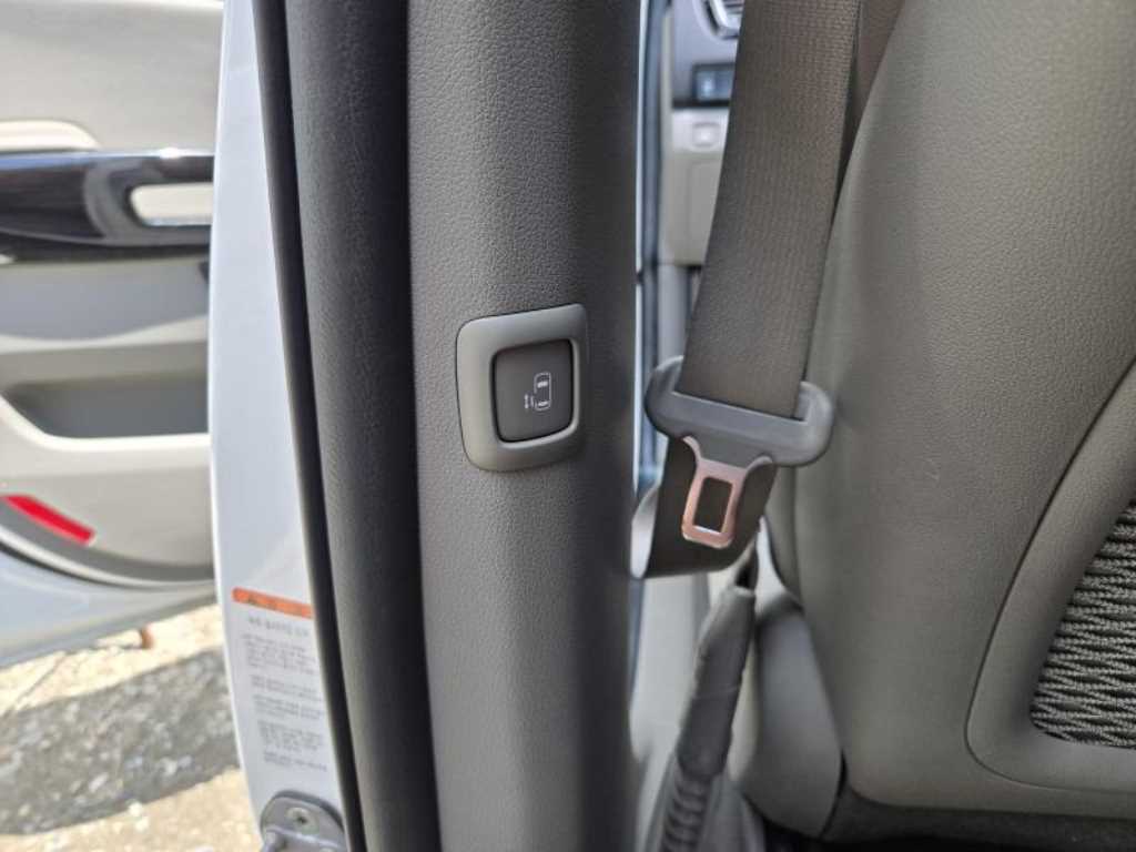 KIA Carnival - Vista 4