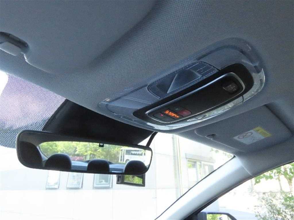 HYUNDAI Avante - Vista 10