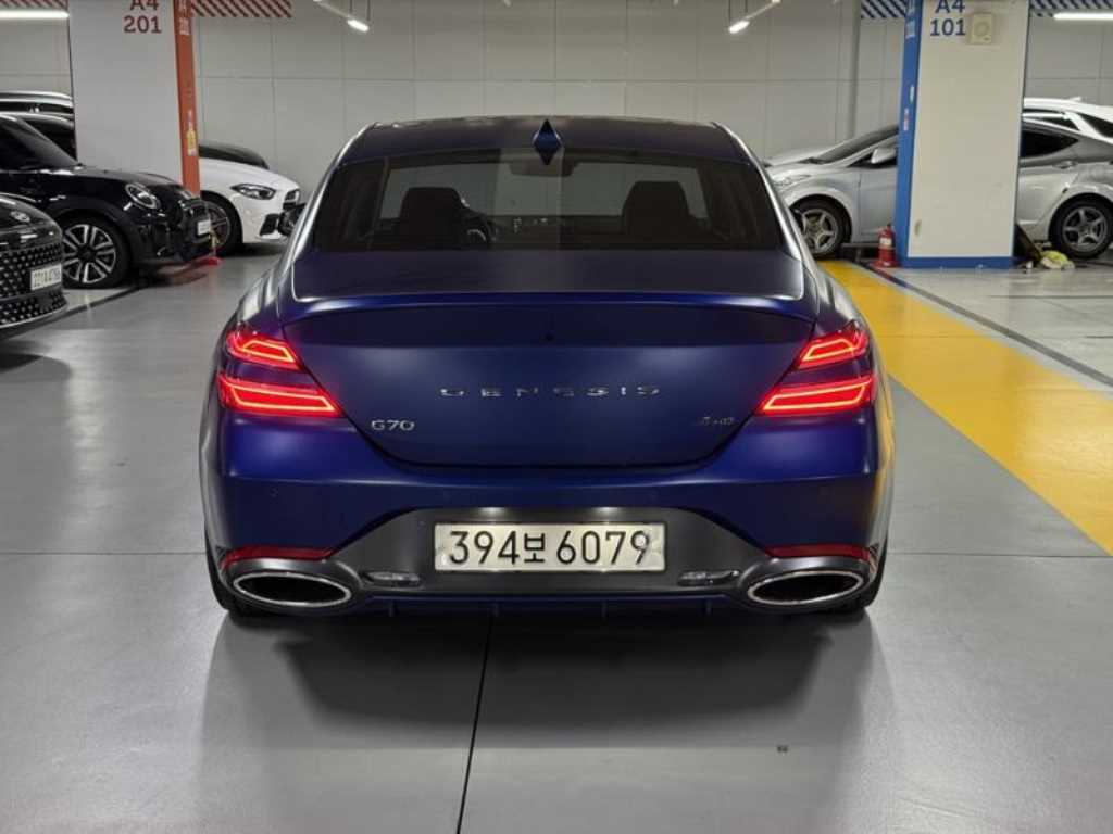 Genesis G70 - Vista 5
