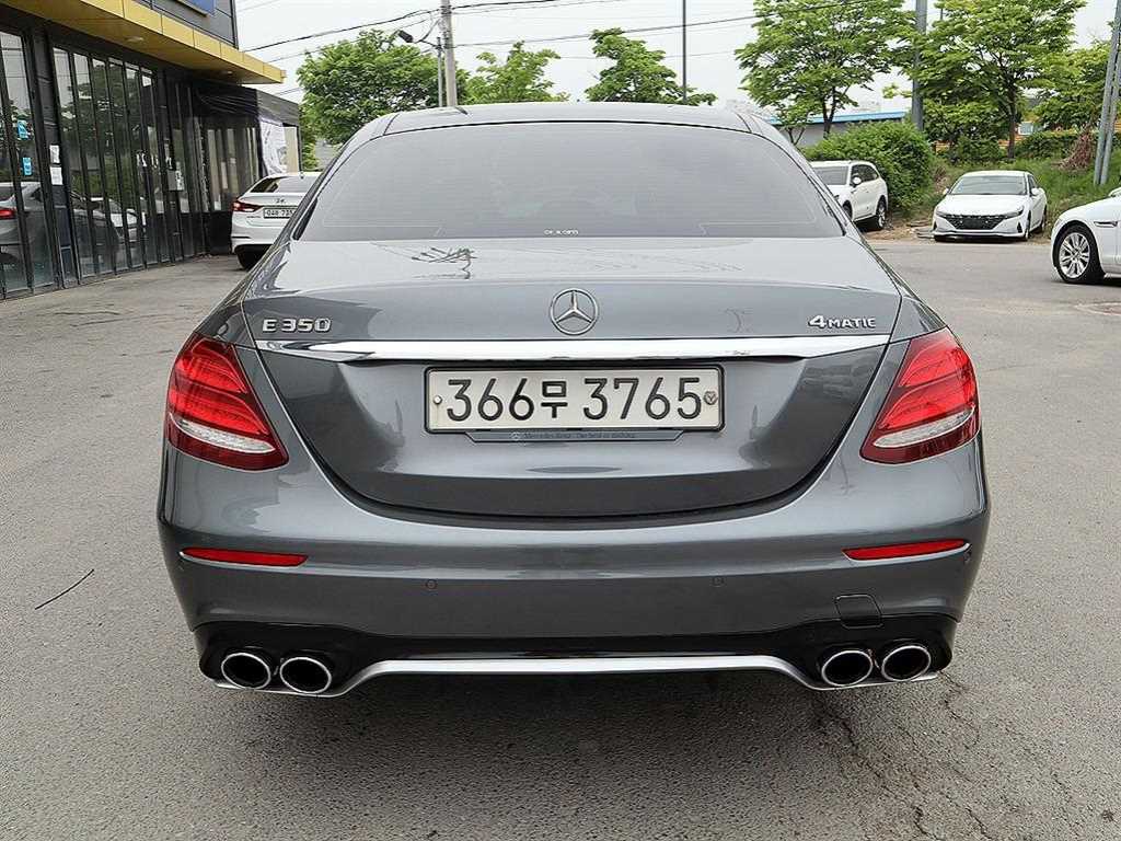 Mercedes Benz E class - Vista 4