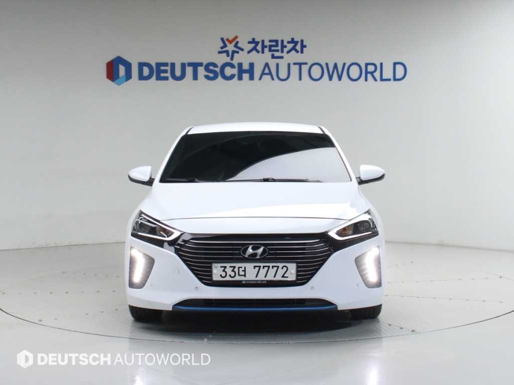 HYUNDAI Ioniq - Vista 3