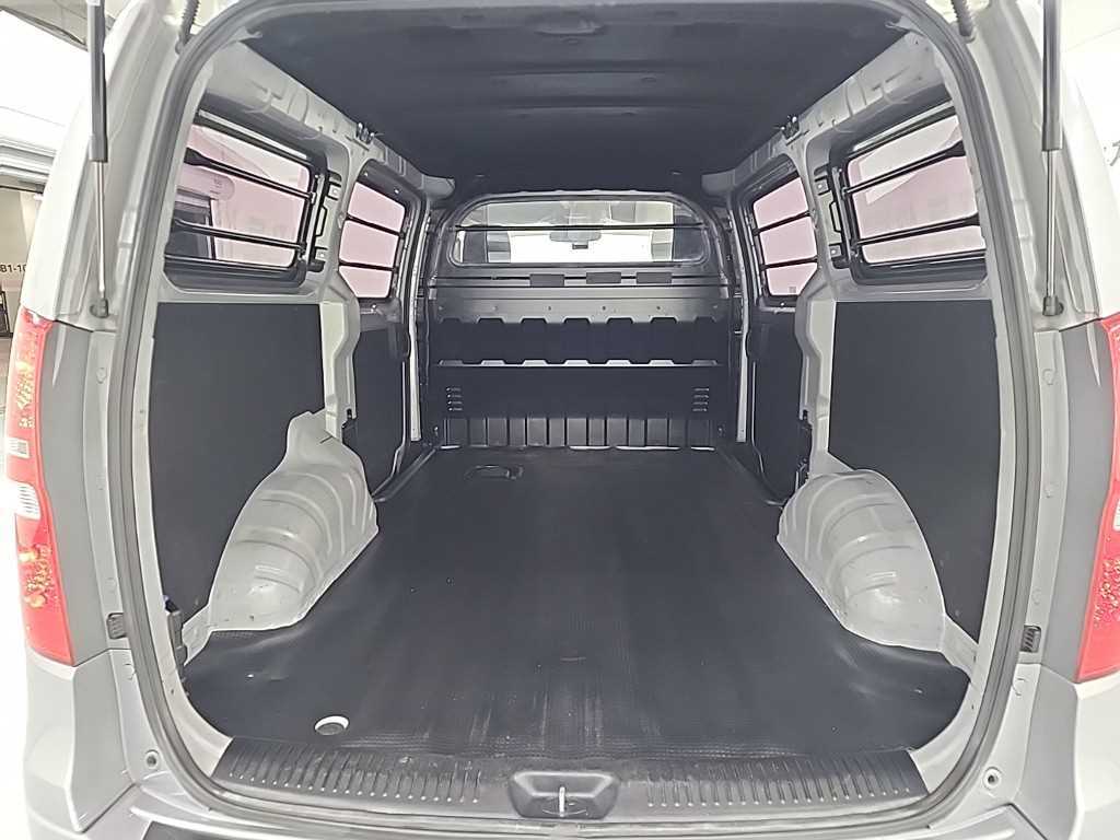 HYUNDAI Starex 2018 Plateado - Importación desde Corea - HF Imports Iquique - Foto 15