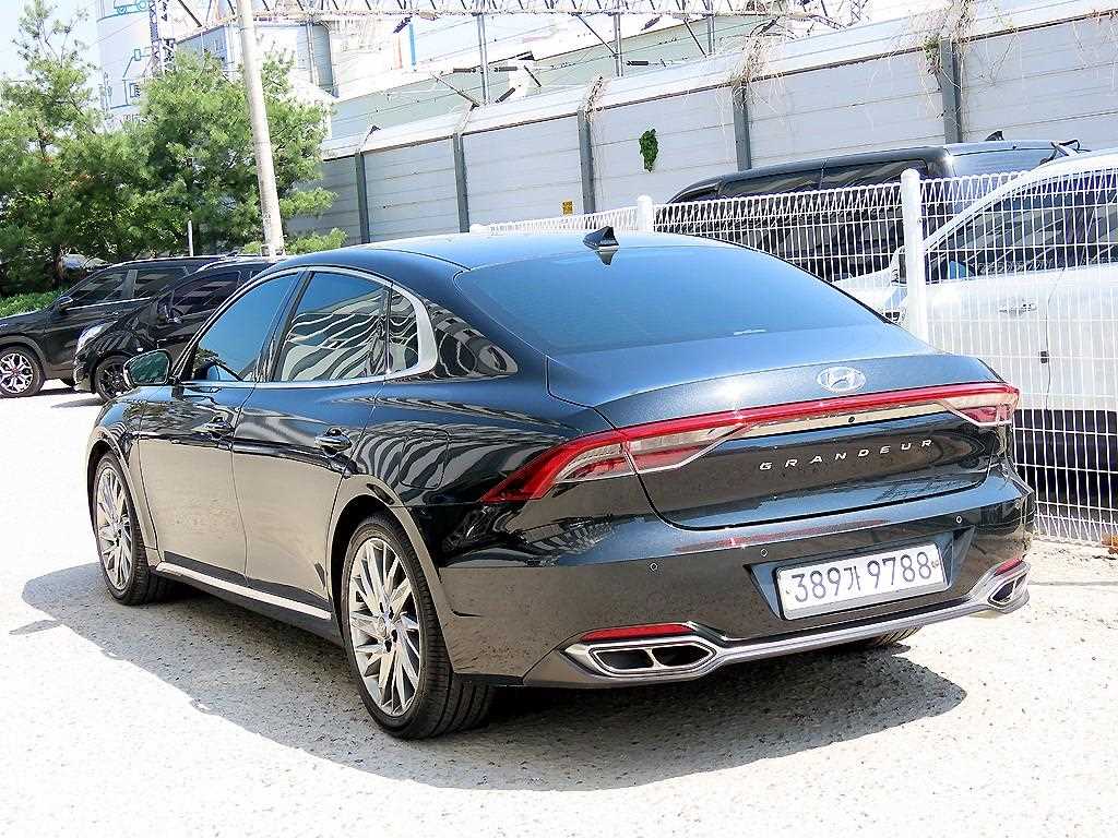 HYUNDAI Grandeur - Vista 3