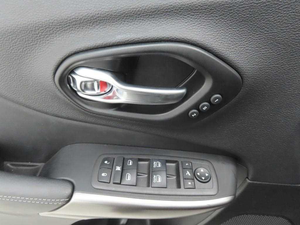Jeep Cherokee - Vista 9