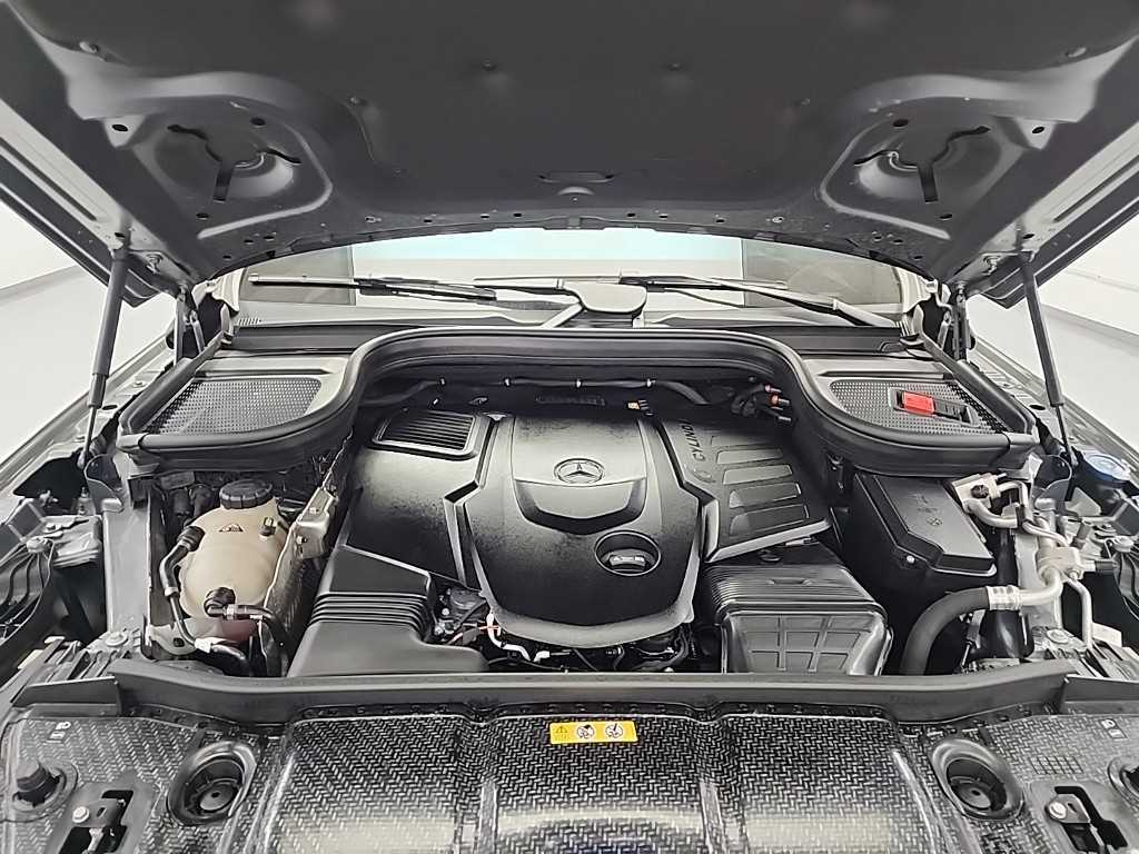 Mercedes Benz GLE Class - Vista 5