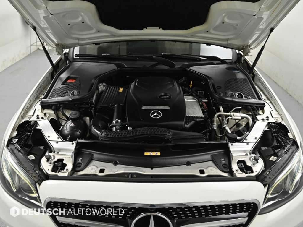 Mercedes Benz E class - Vista 6