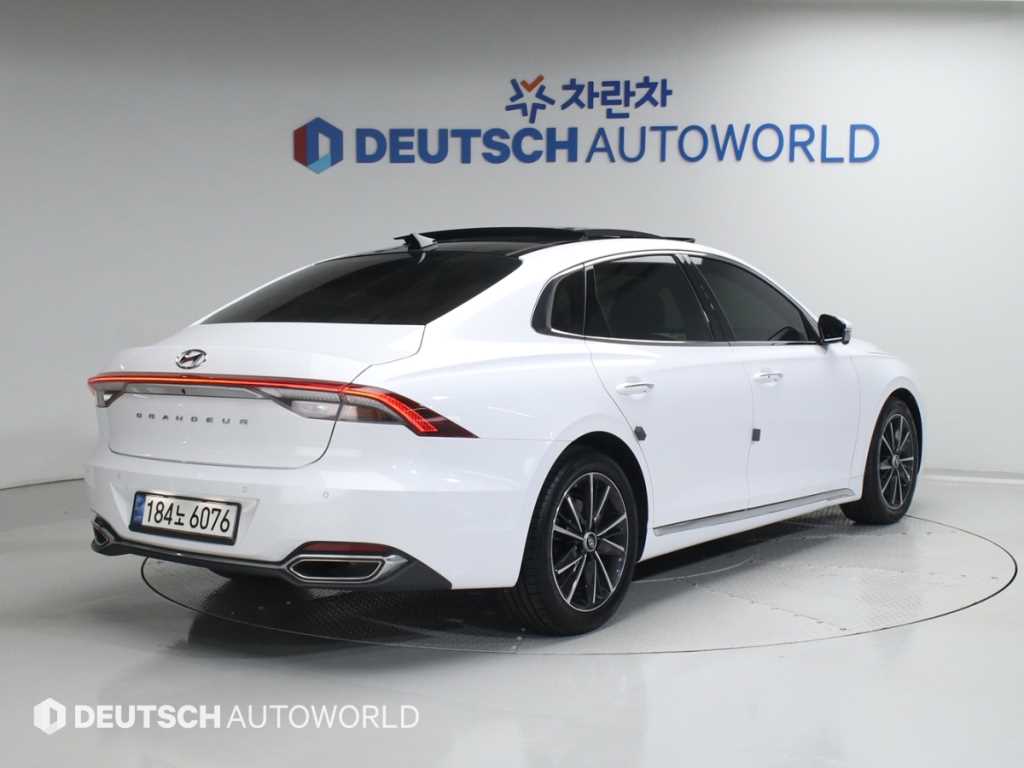HYUNDAI Grandeur - Vista 2
