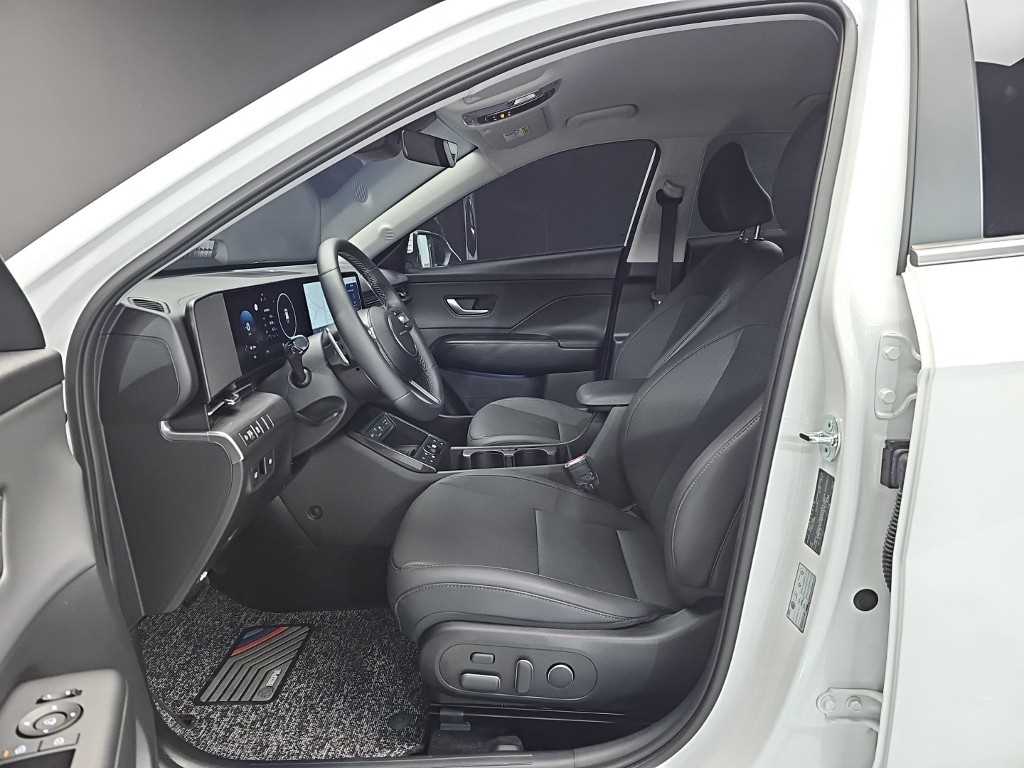 HYUNDAI Kona - Vista 11