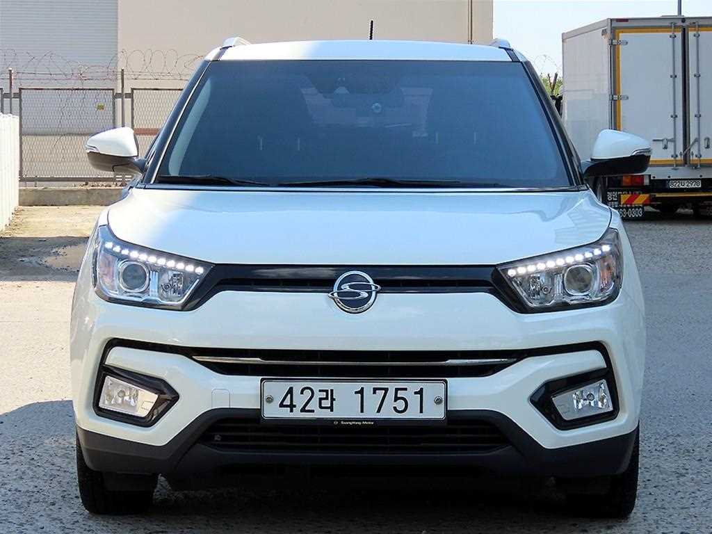 Ssangyong Tivoli 2018 Blanco - Importación desde Corea - HF Imports Iquique - Foto 1
