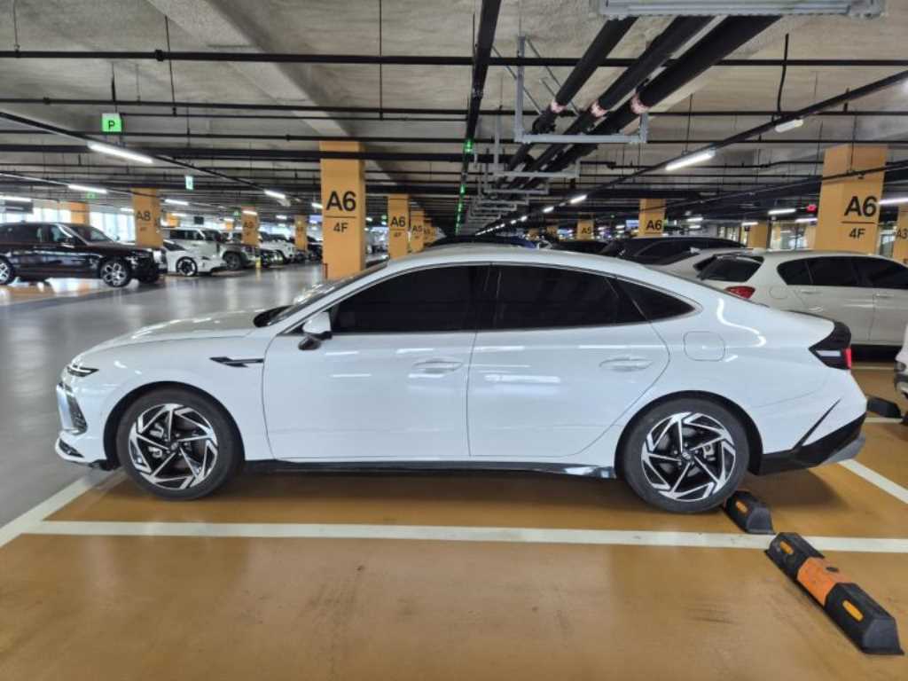 HYUNDAI Sonata - Vista 3