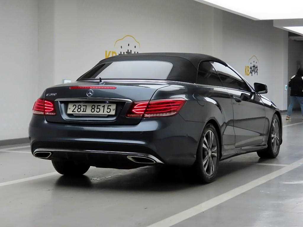Mercedes Benz E class - Vista 4