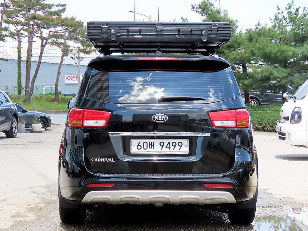 KIA Carnival - Vista 4