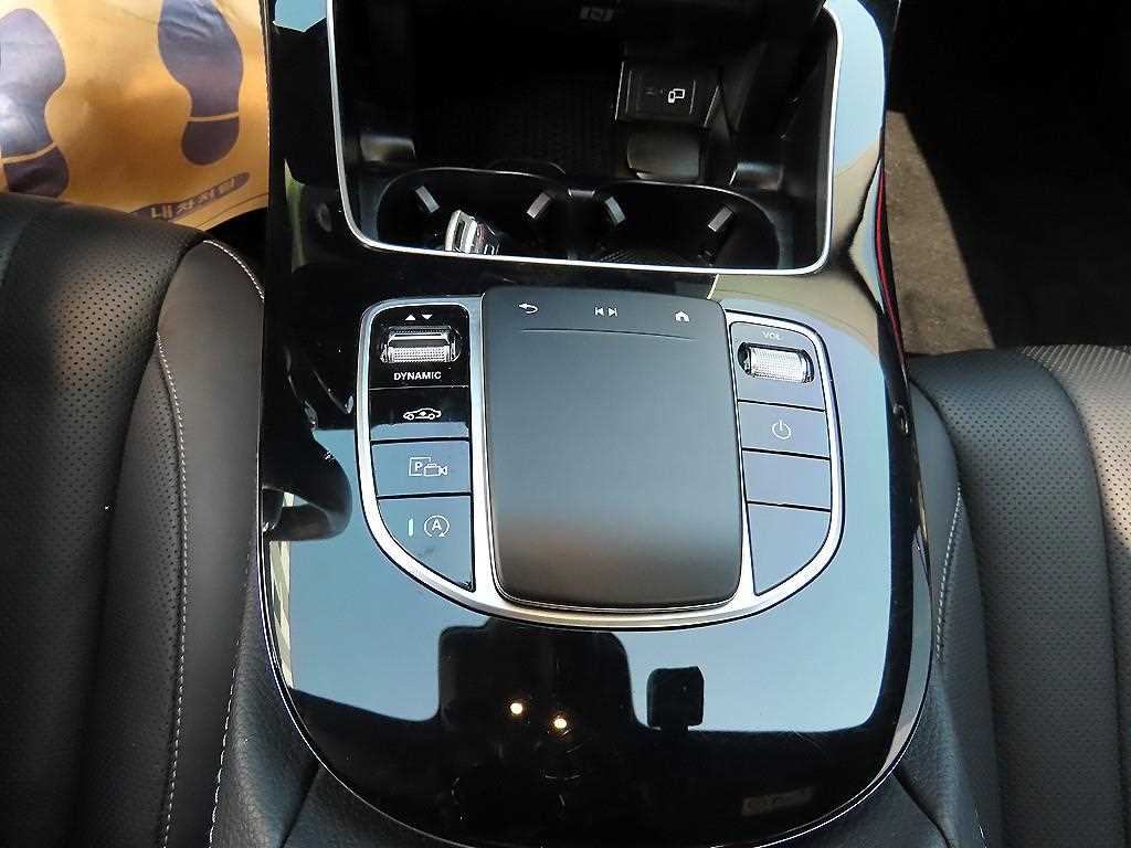 Mercedes Benz E class - Vista 12
