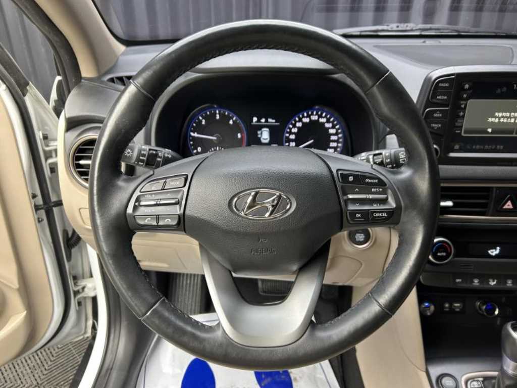 HYUNDAI Kona - Vista 8