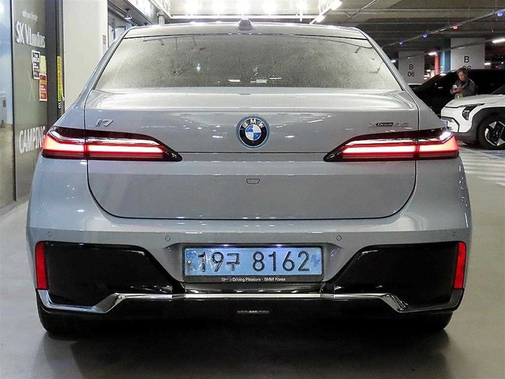 BMW i7 - Vista 5