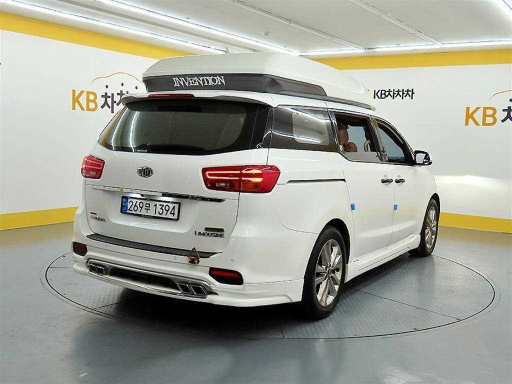 KIA Carnival - Vista 4