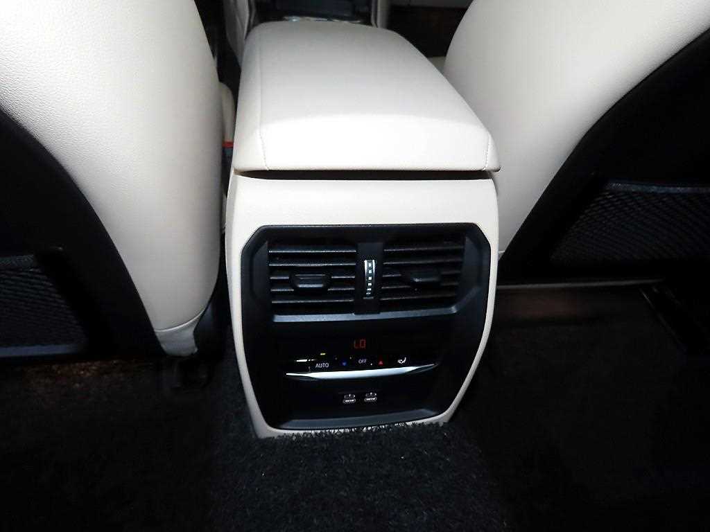 BMW 3 series 2023 Blanco - Importación desde Corea - HF Imports Iquique - Foto 16