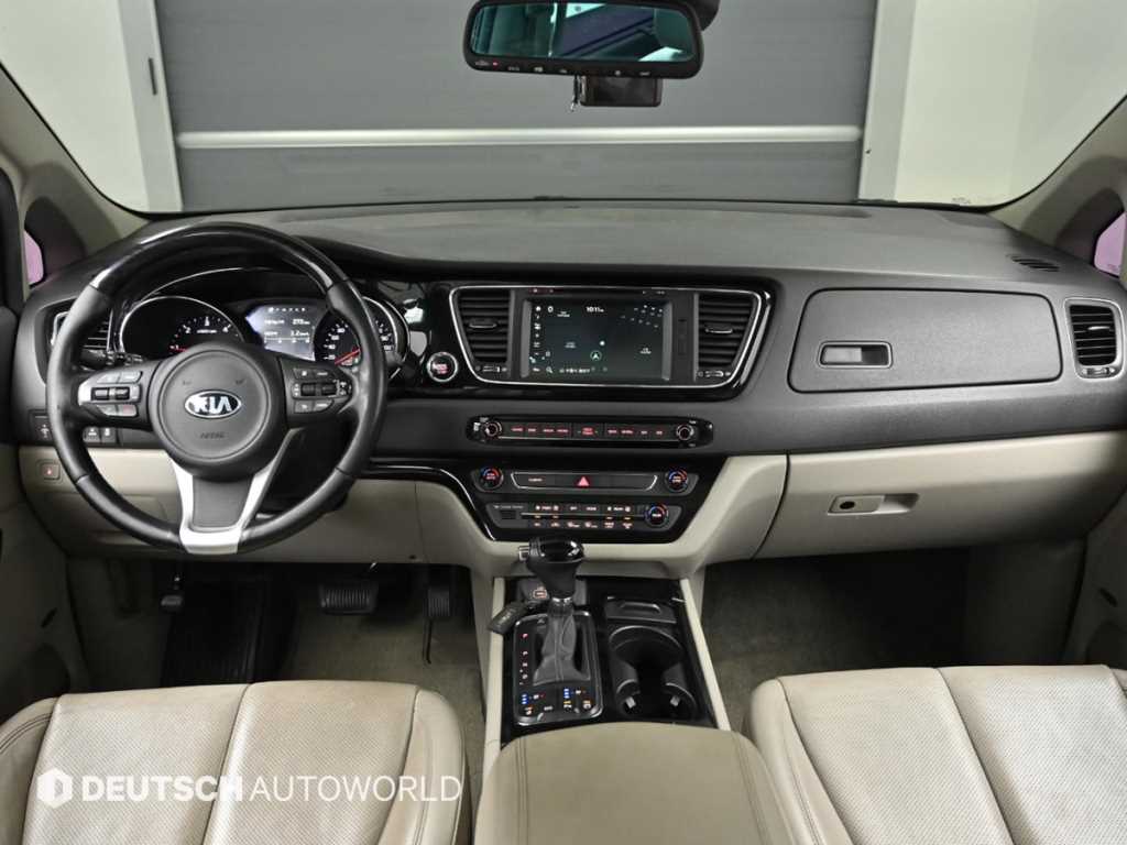 KIA Carnival - Vista 7