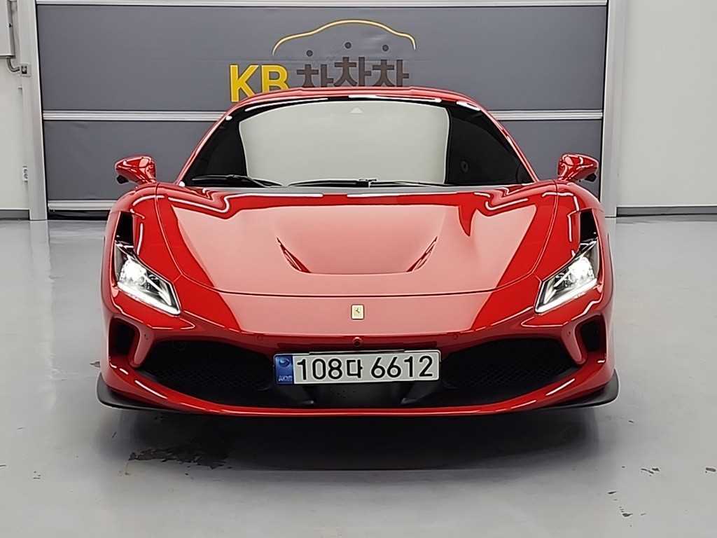 Ferrari F8 - Vista 2