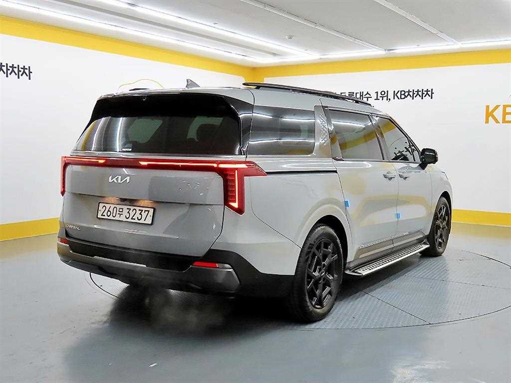 KIA Carnival - Vista 4