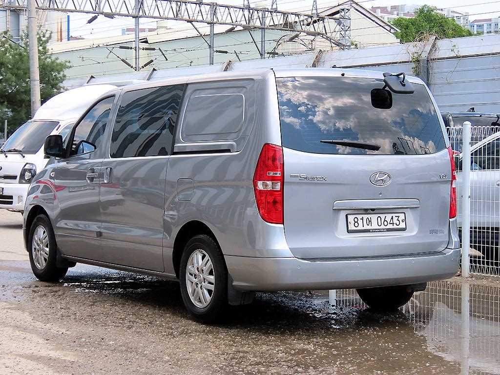 HYUNDAI Starex - Vista 3