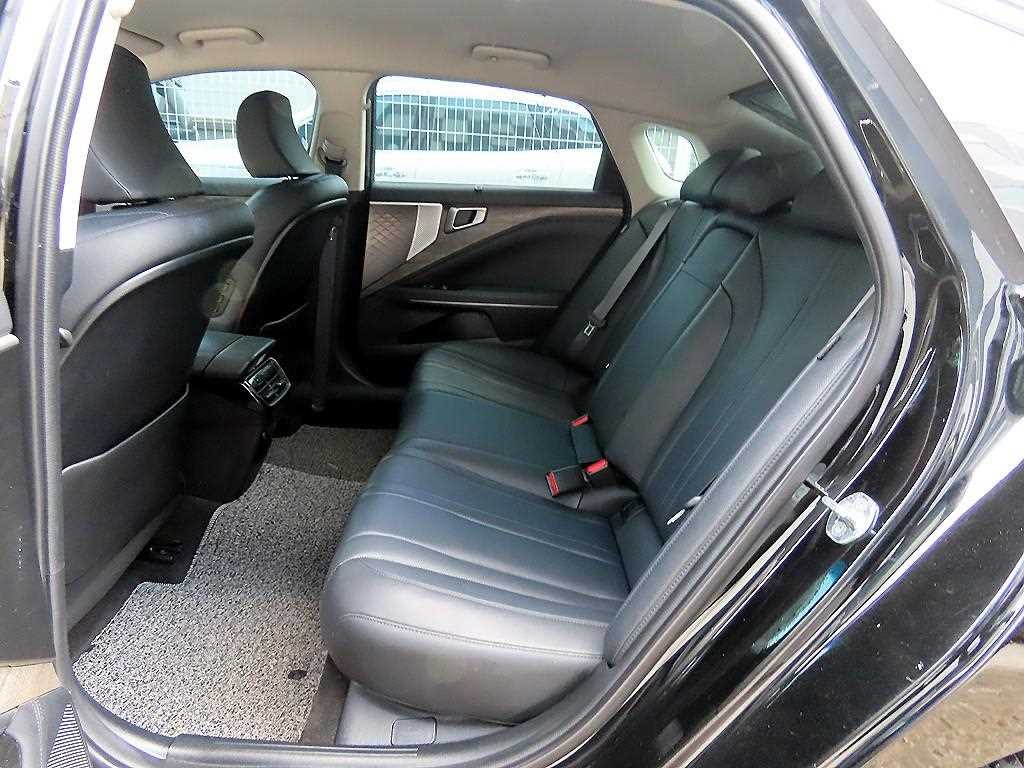 KIA K8 - Vista 6