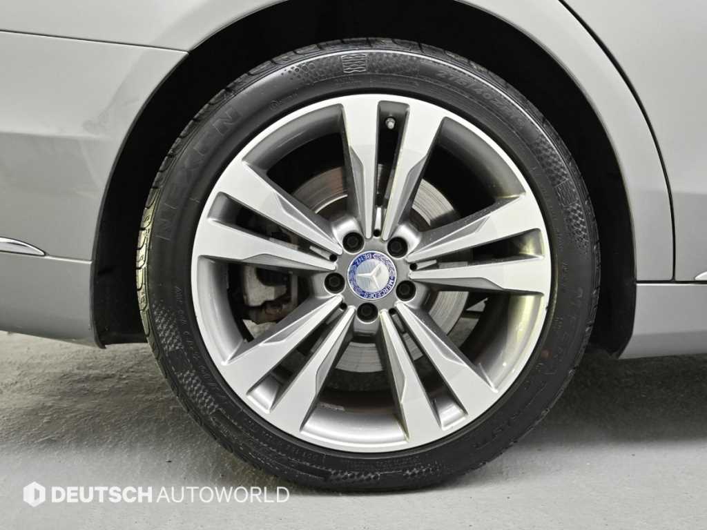 Mercedes Benz S Class - Vista 5