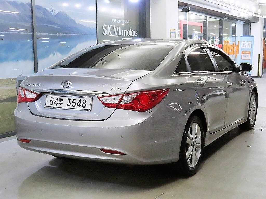 HYUNDAI Sonata - Vista 4