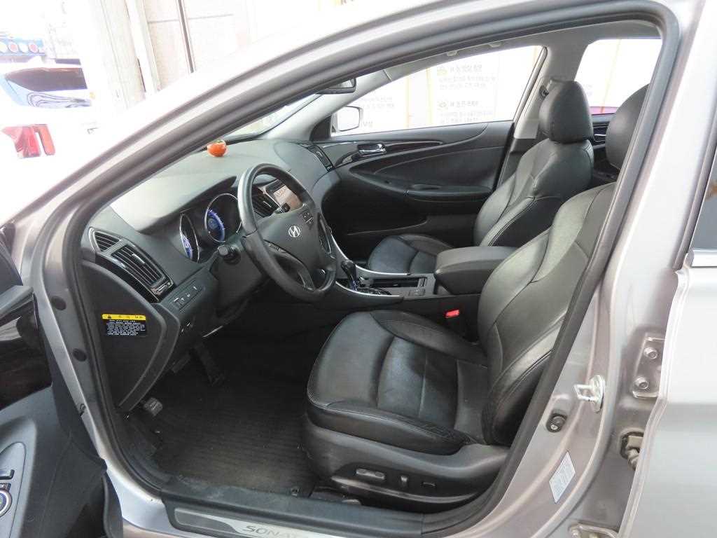 HYUNDAI Sonata - Vista 5