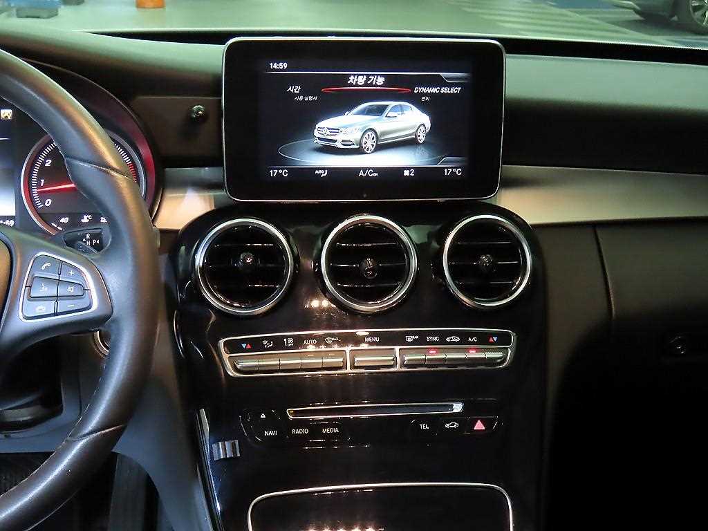 Mercedes Benz C Class - Vista 11
