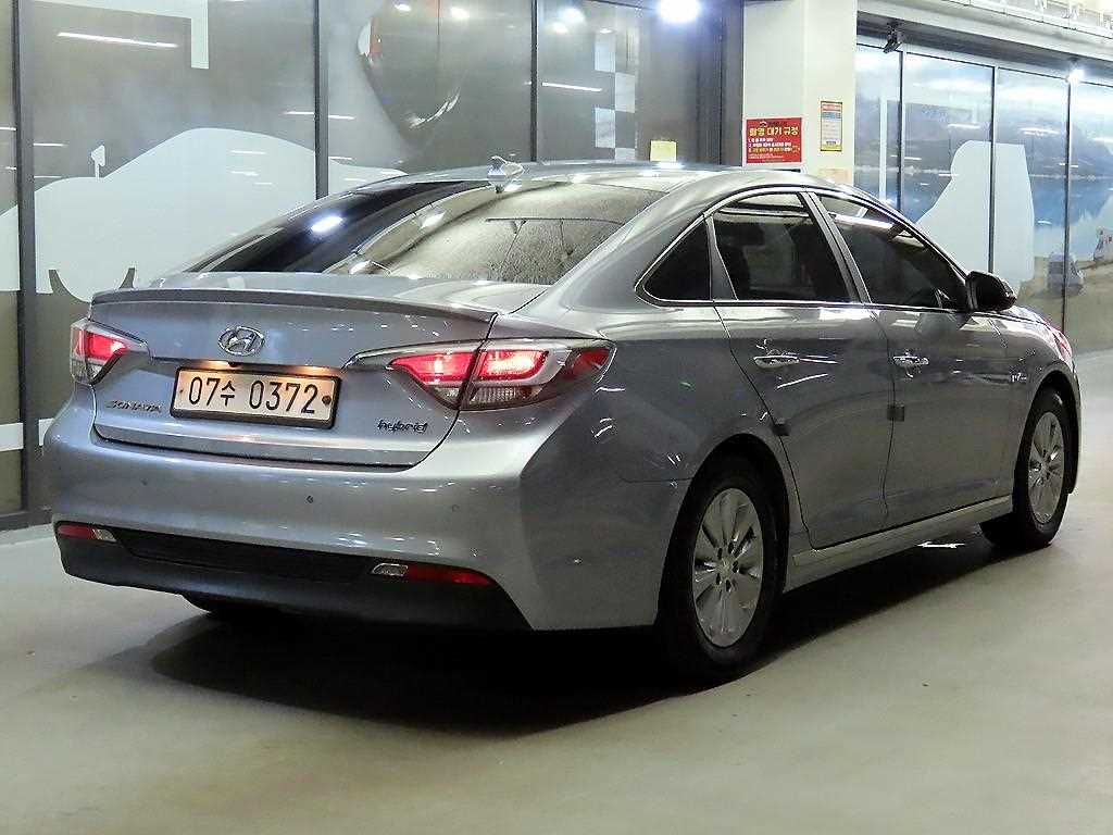 HYUNDAI Sonata - Vista 4