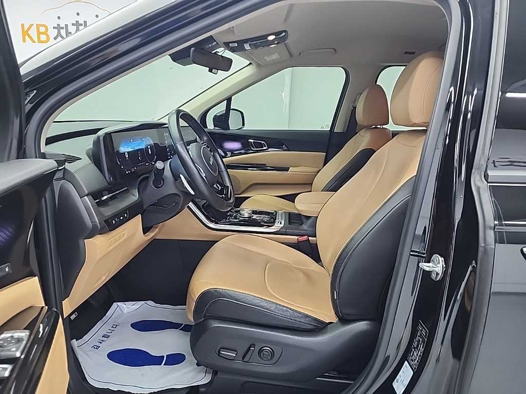 KIA Carnival - Vista 11