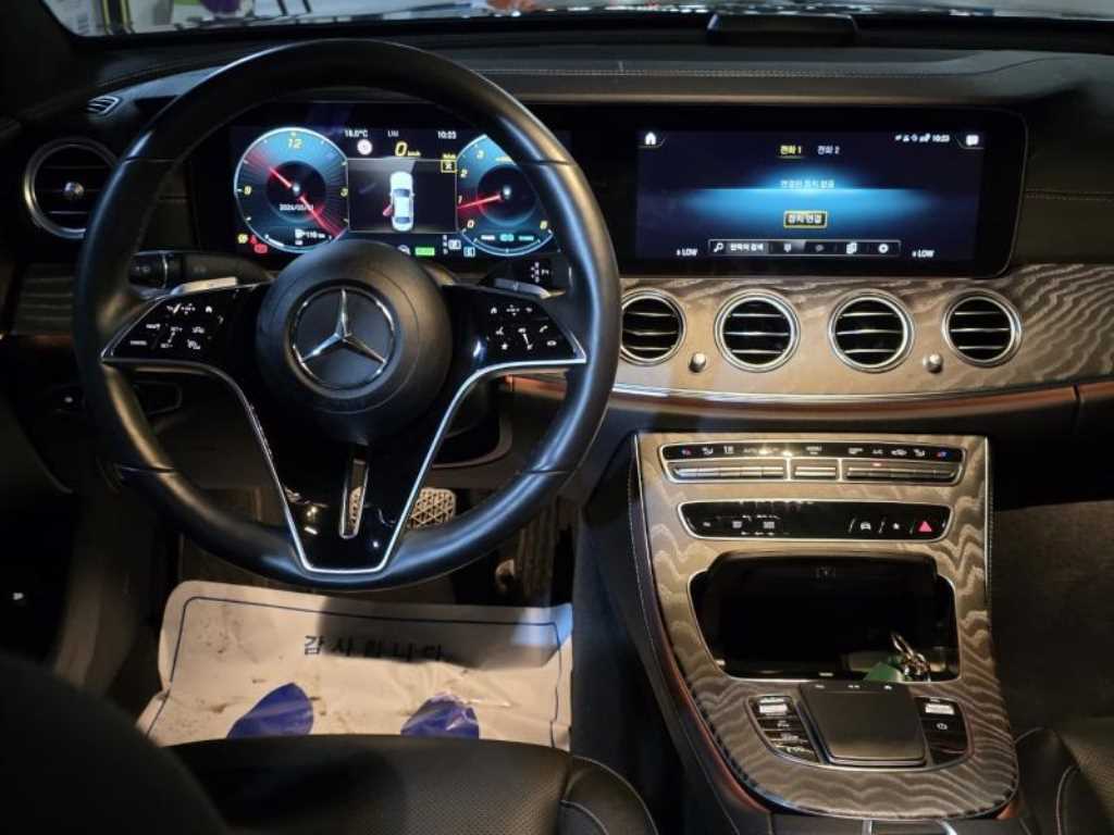 Mercedes Benz E class - Vista 10