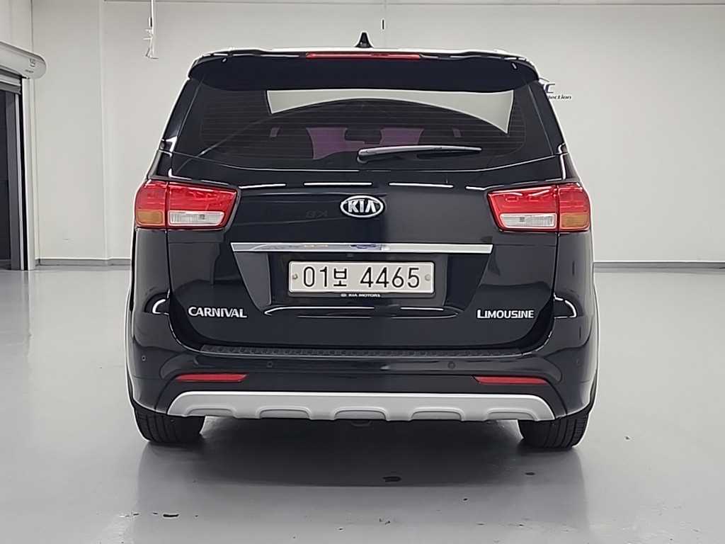 KIA Carnival - Vista 3