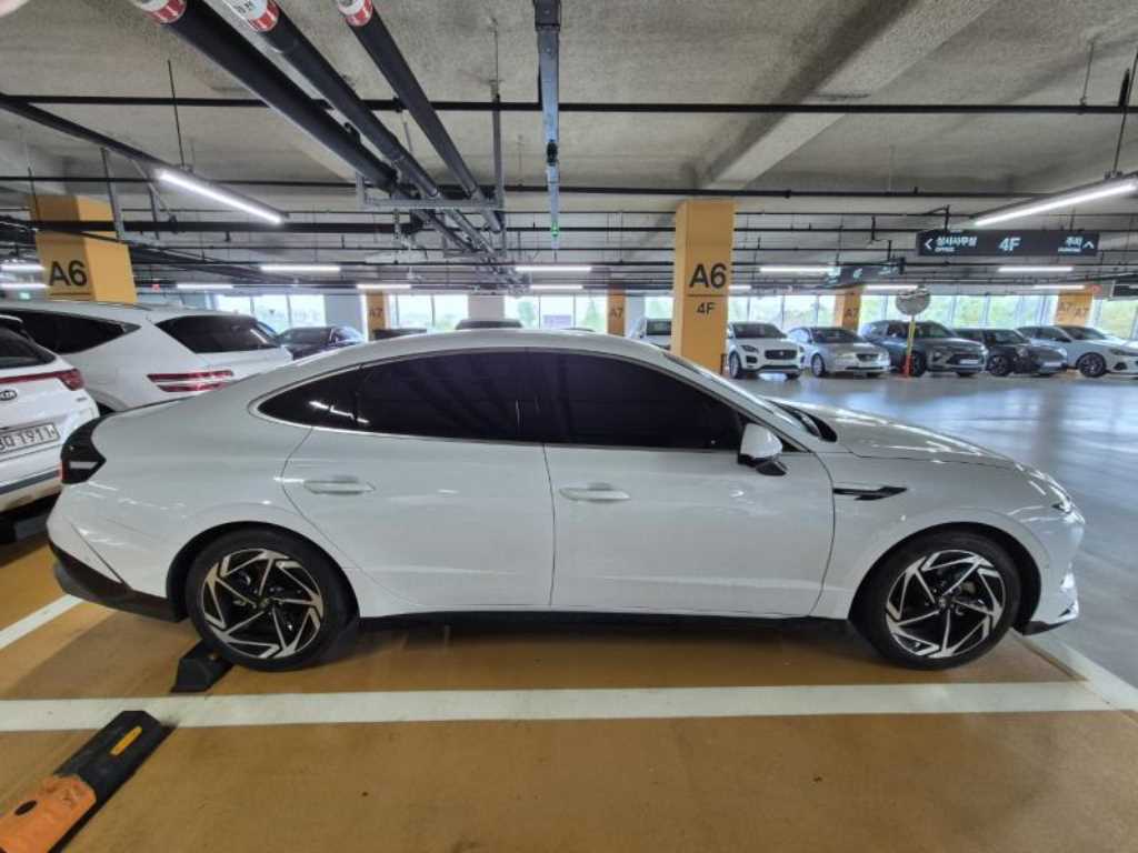 HYUNDAI Sonata - Vista 7