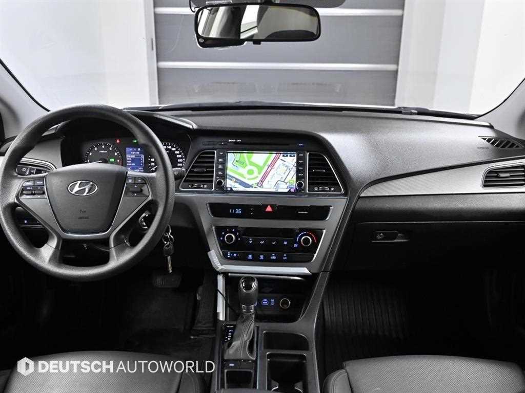 HYUNDAI Sonata - Vista 7