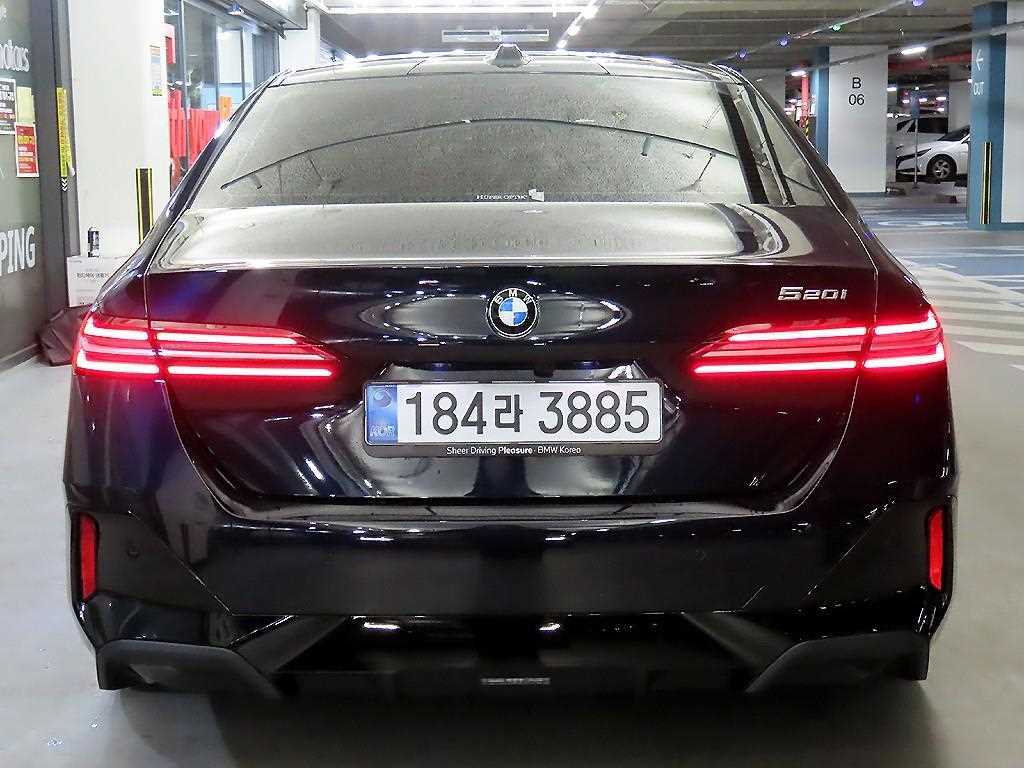BMW 5 Series - Vista 5