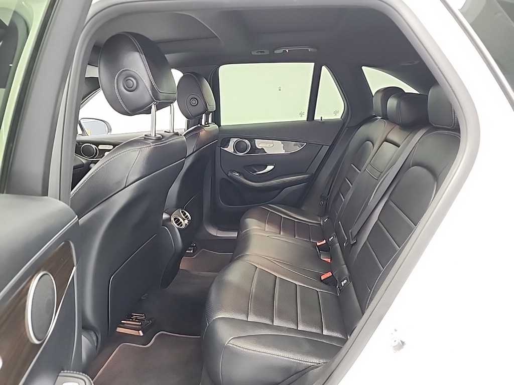 Mercedes Benz GLC Class - Vista 12