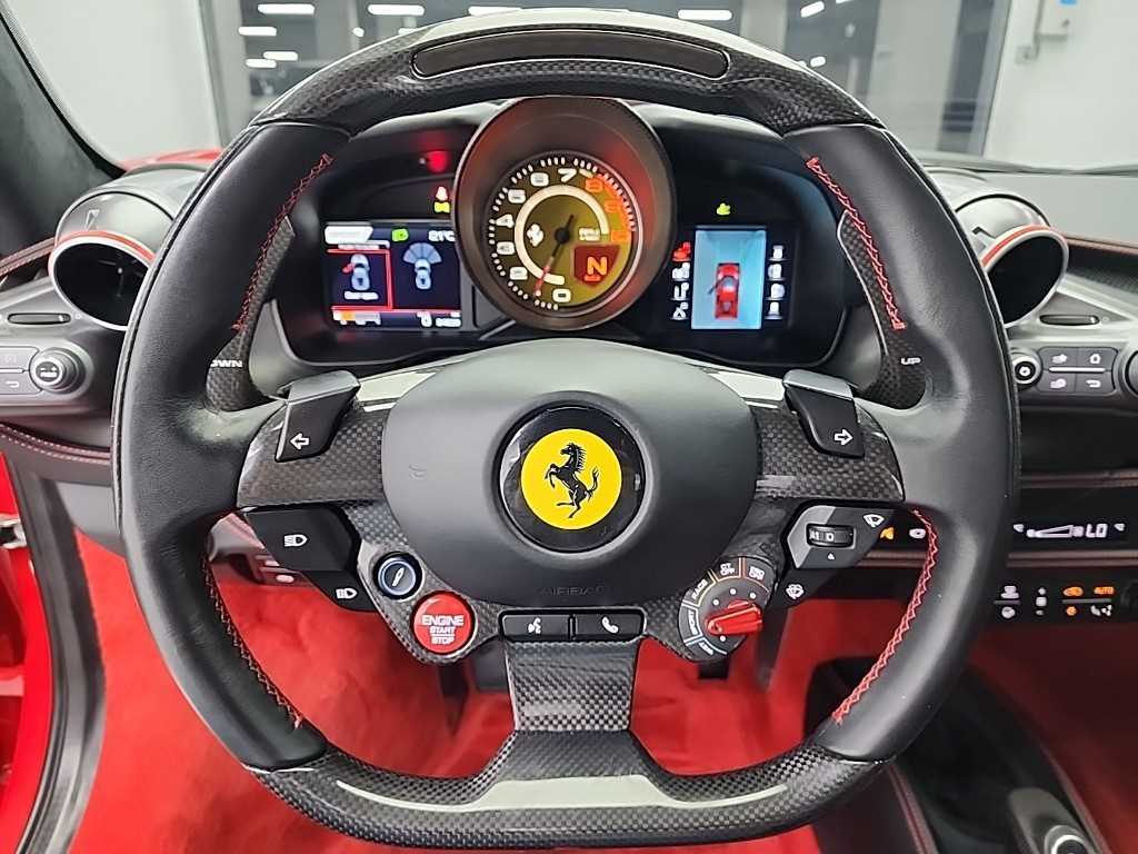 Ferrari F8 - Vista 9