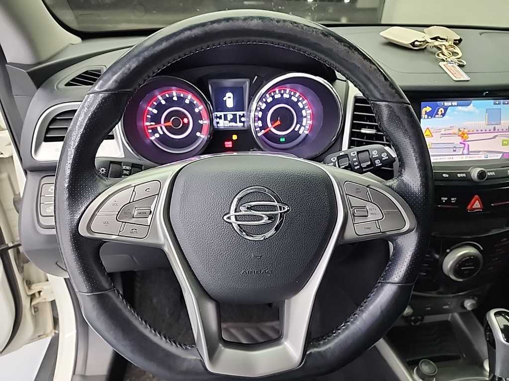Ssangyong Tivoli - Vista 8