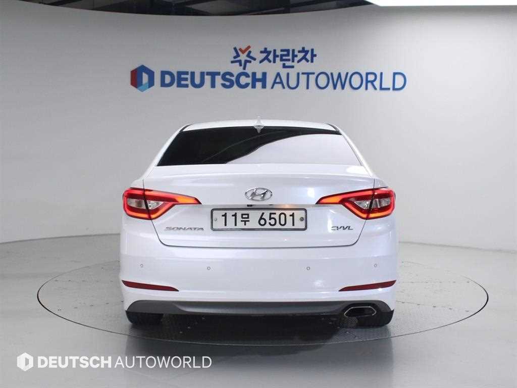 HYUNDAI Sonata - Vista 4