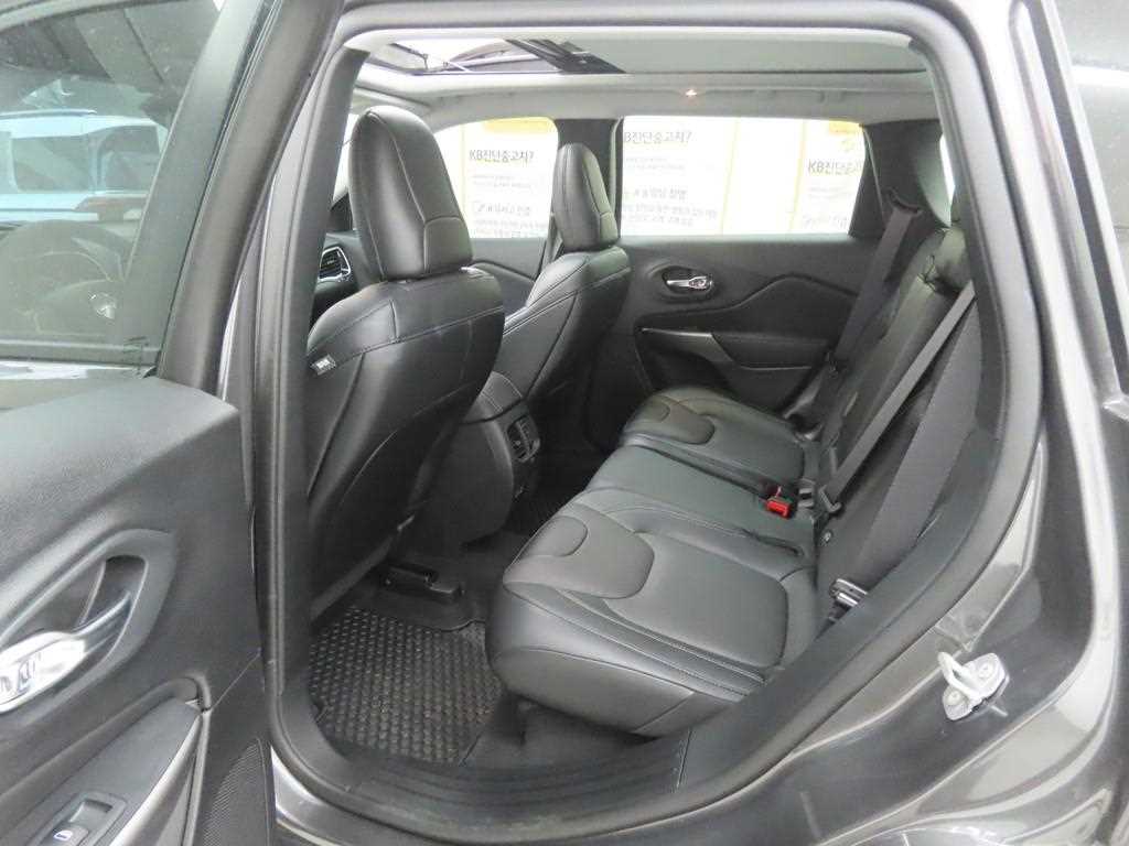 Jeep Cherokee - Vista 6