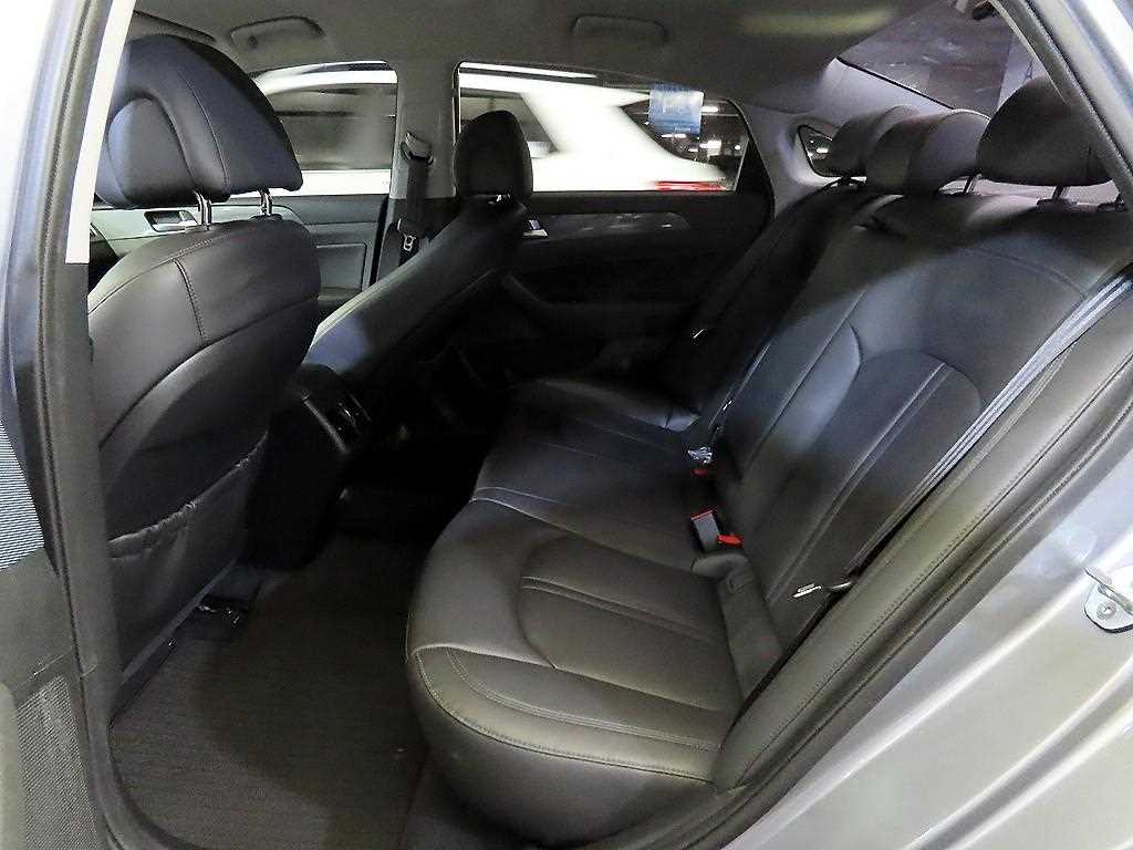 HYUNDAI Sonata - Vista 7