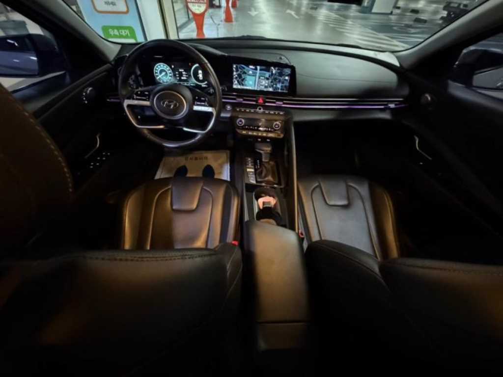 HYUNDAI Avante - Vista 6