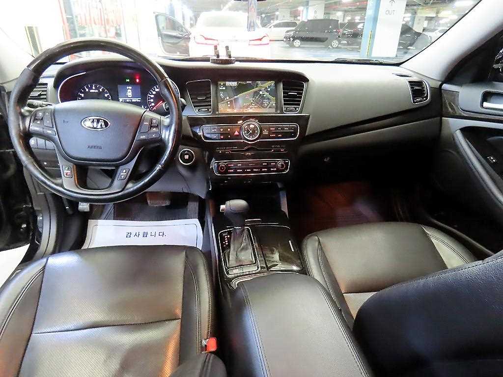 KIA K7 - Vista 10