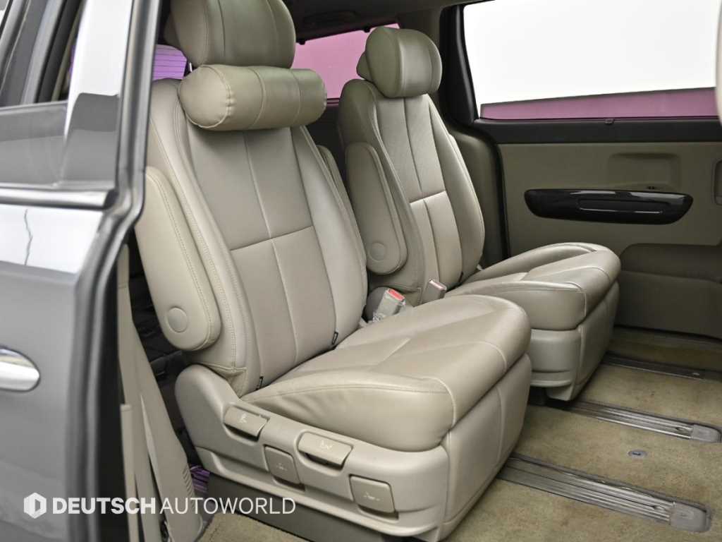 KIA Carnival - Vista 12