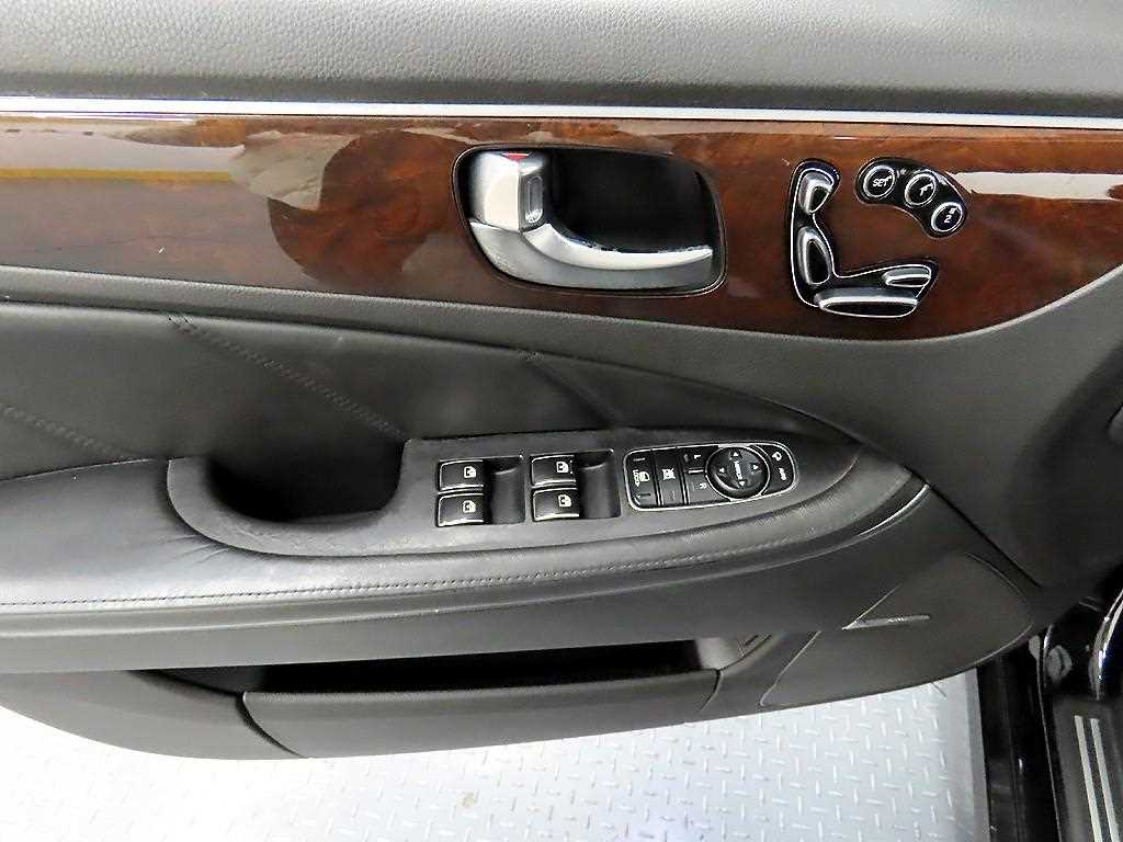 HYUNDAI Equus - Vista 11