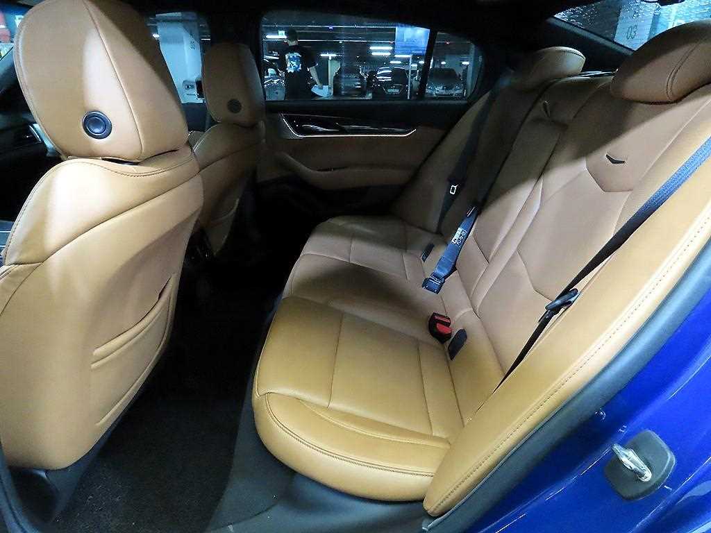 Cadillac CT5 - Vista 7