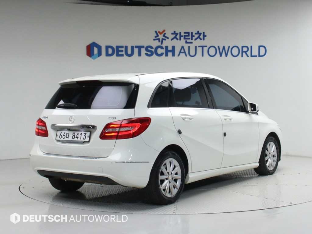 Mercedes Benz B Class (MY B) - Vista 2
