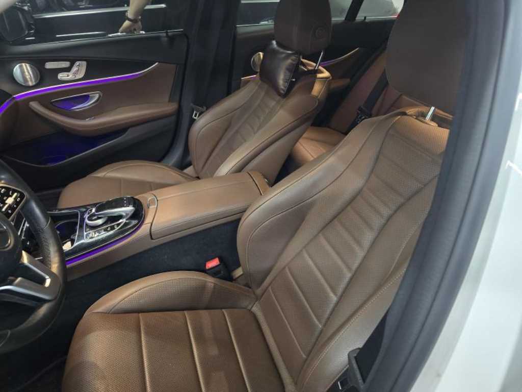 Mercedes Benz E class - Vista 10